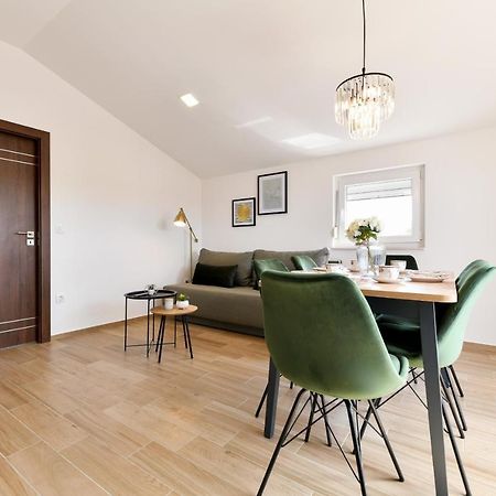 Modern Holiday Apartment "Libra" With Swimming Pool Posedarje Exterior foto