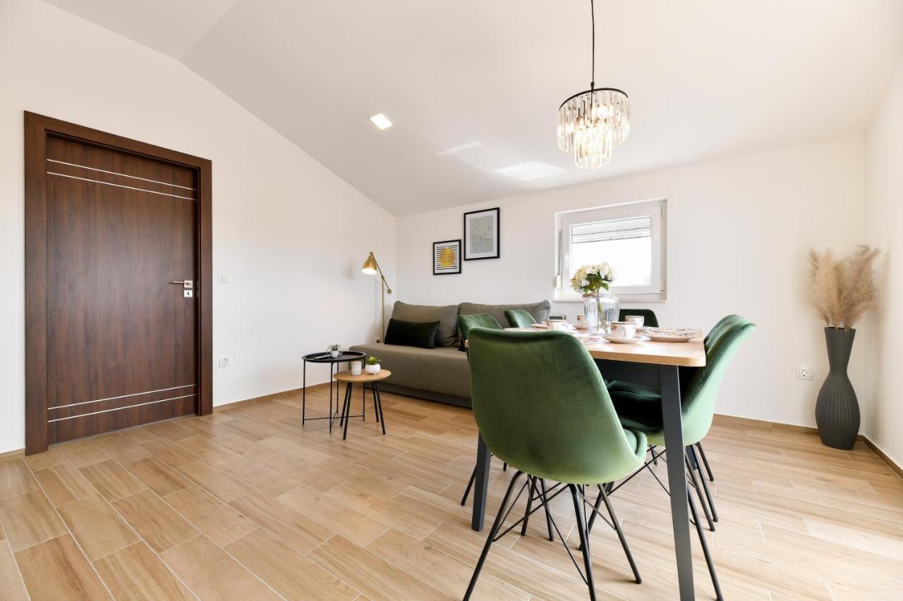 Modern Holiday Apartment "Libra" With Swimming Pool Posedarje Exterior foto