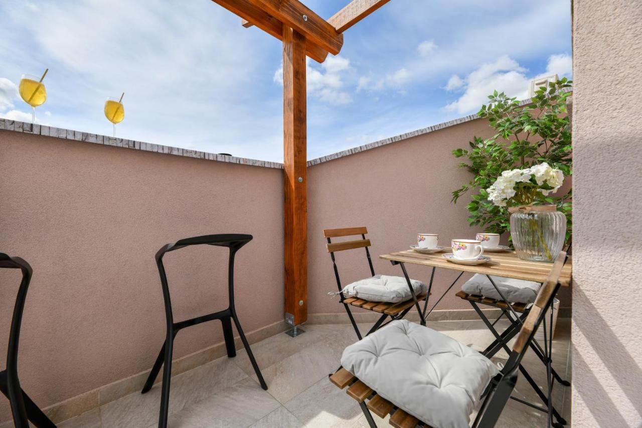 Modern Holiday Apartment "Libra" With Swimming Pool Posedarje Exterior foto